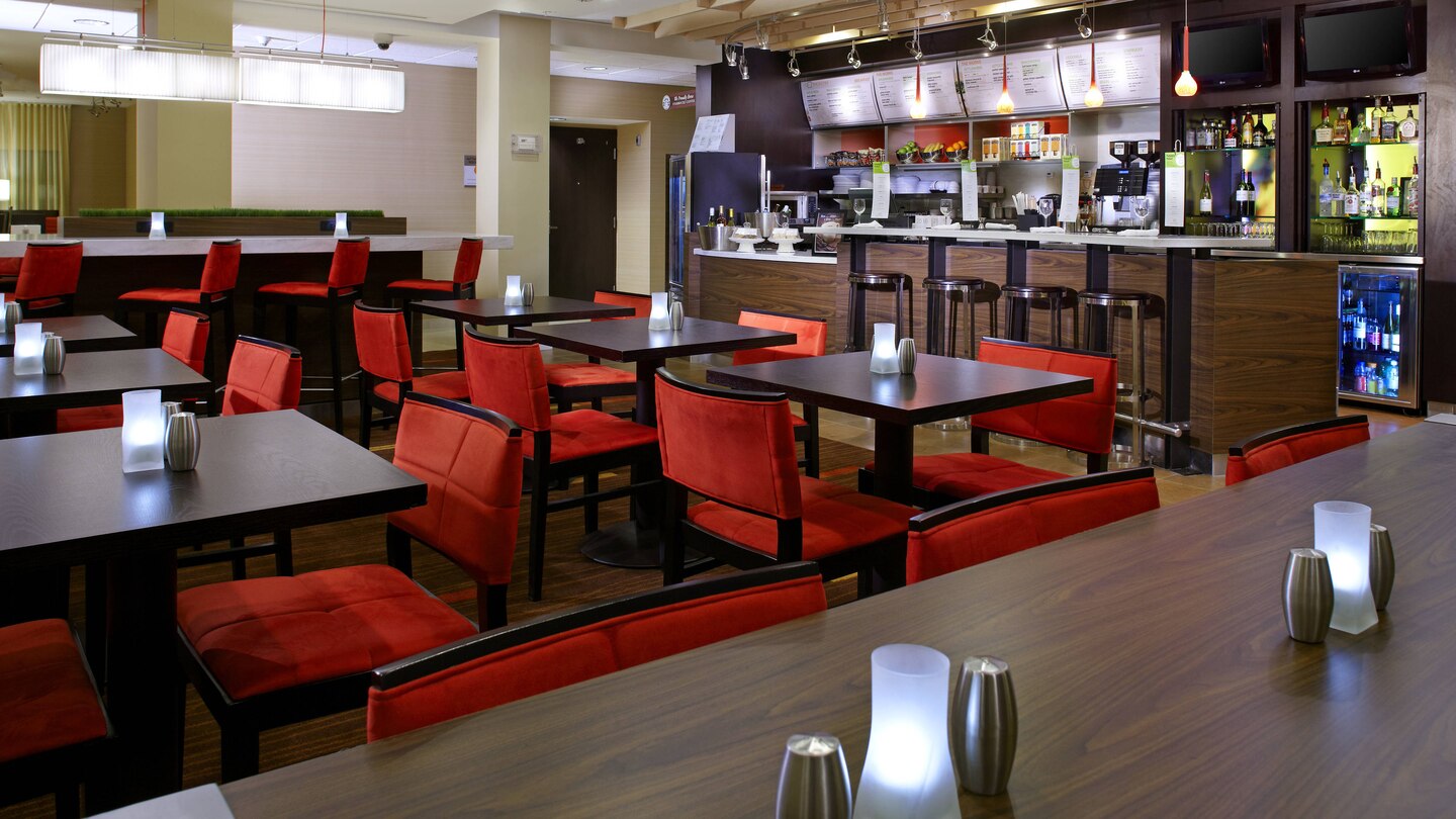 Courtyard by Marriott Altoona bistro