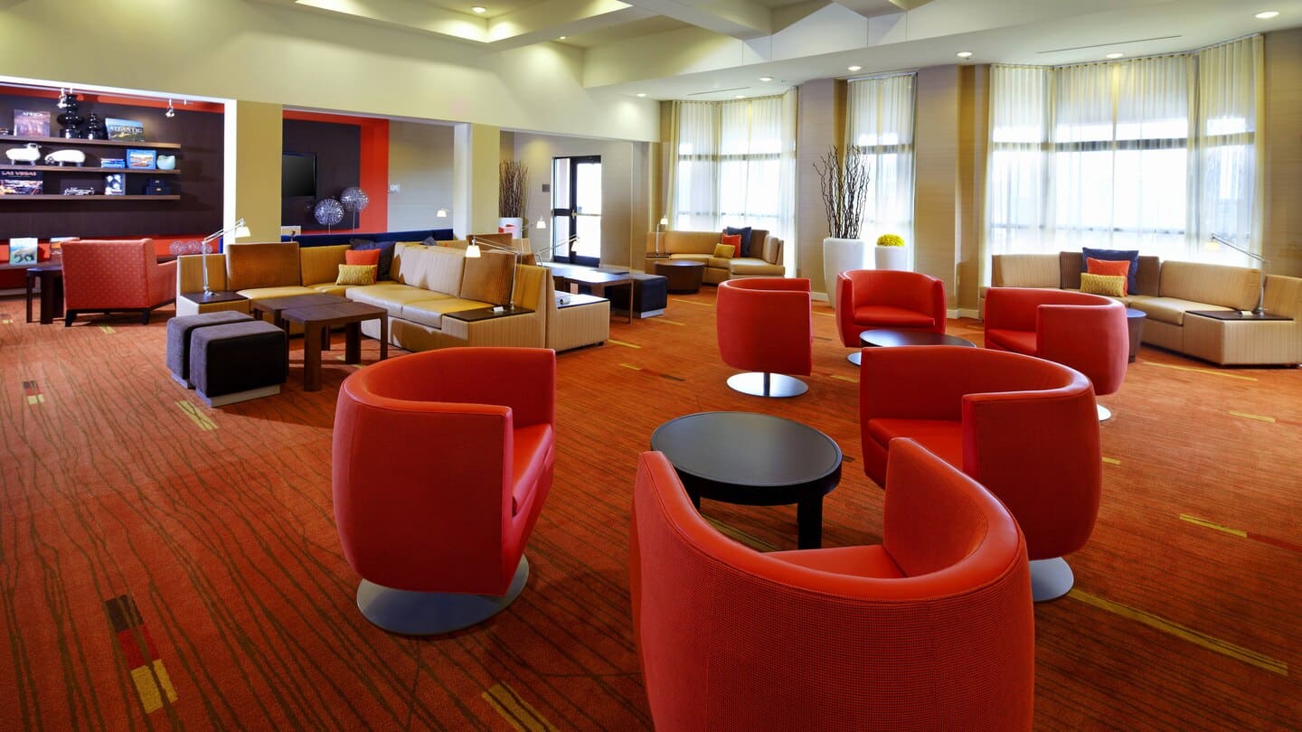 Courtyard by Marriott Altoona lobby