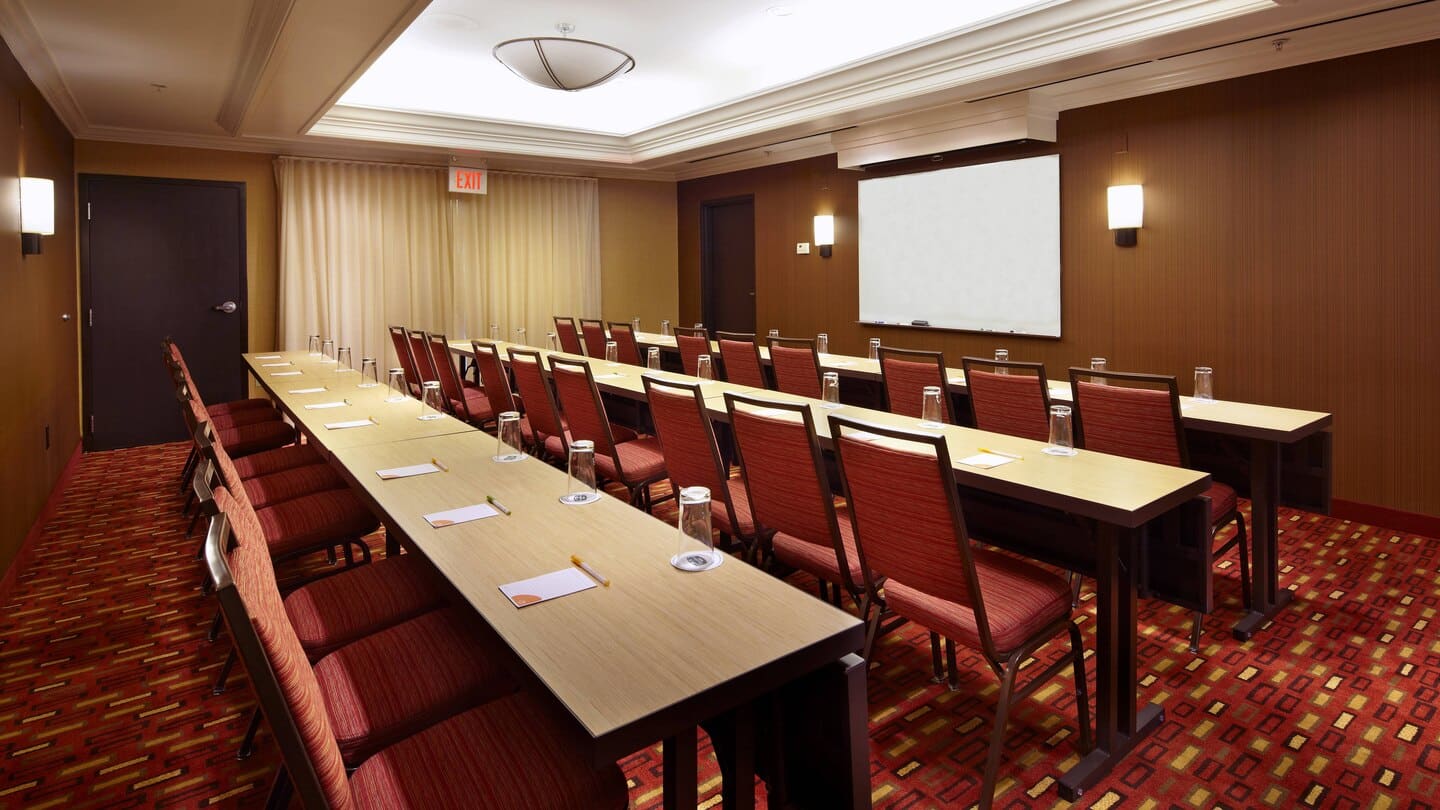 Courtyard by Marriott Altoona meeting room