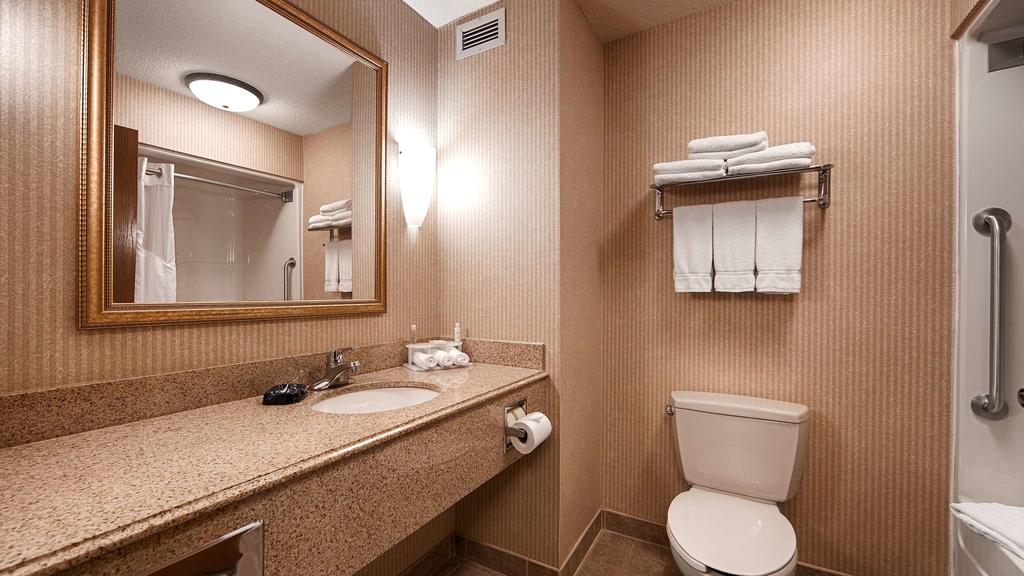 best-western-clearfield-bathroom