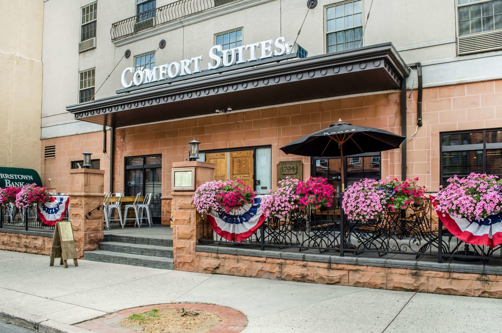 Comfort Suites Carlisle PA building front