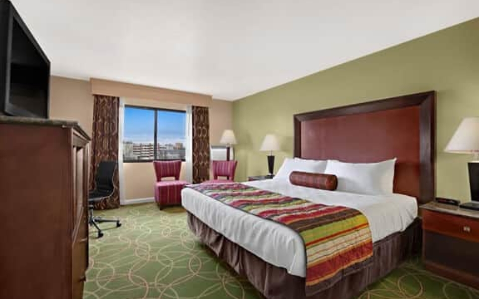 Days Inn Penn State State College Pa Lion Country Lodging