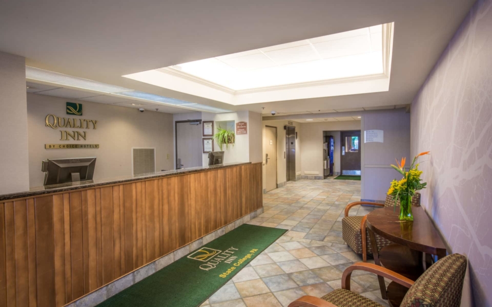 quality inn lobby