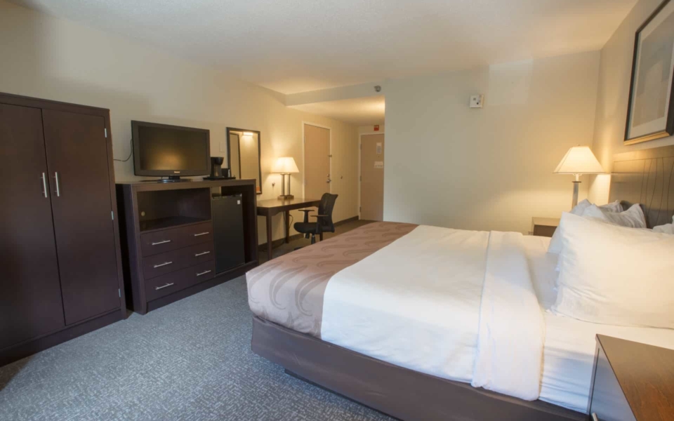quality inn room